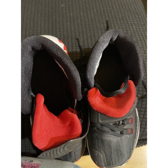 Nike Kyrie 6 GS Bred Black Red Basketball Shoes BQ5599-002 Youth Size 12C‎ - Picture 8 of 9